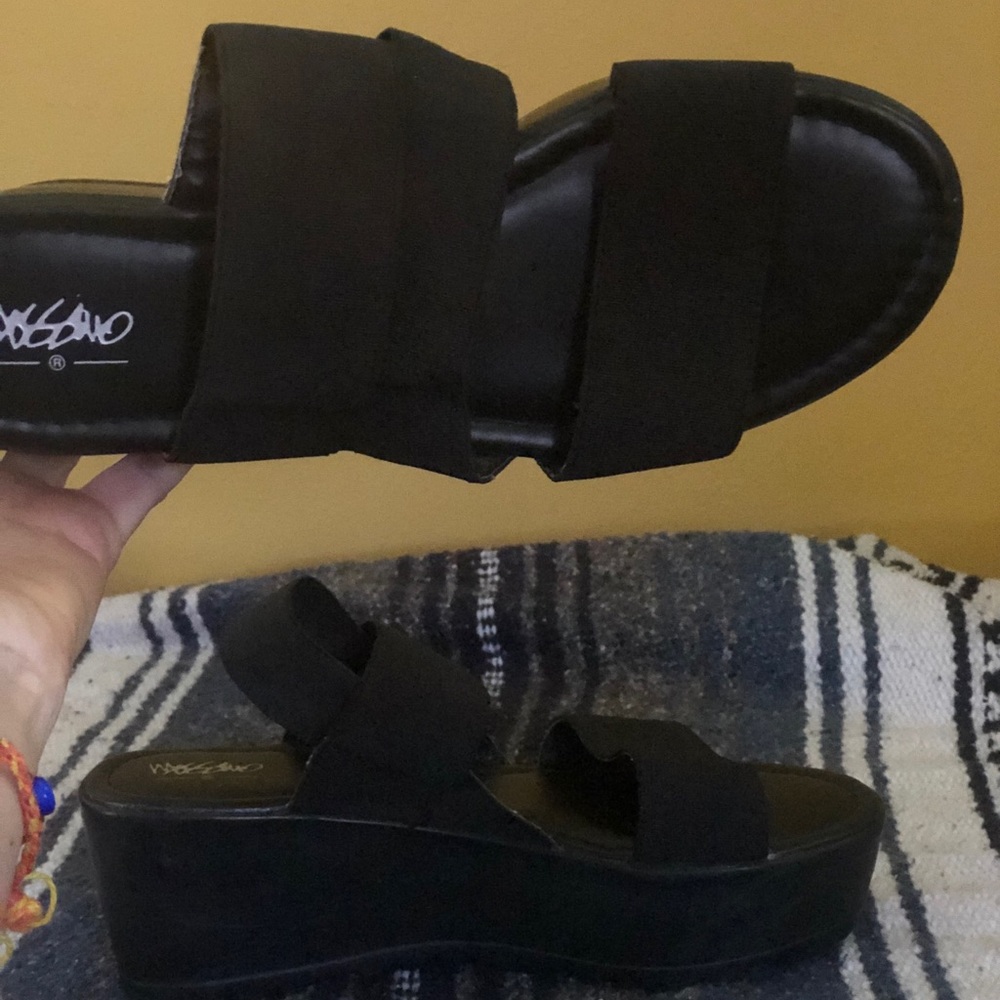 90’s platform sandals